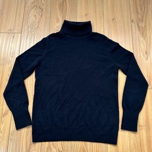 EVERLANE Black Cashmere Women’s Cuffed Turtleneck Sweater